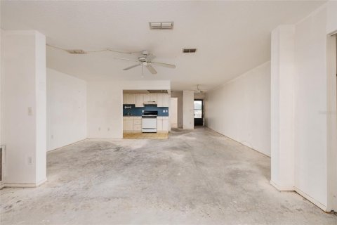 Condo in Saint Petersburg, Florida, 1 bedroom  № 2394217 - photo 6