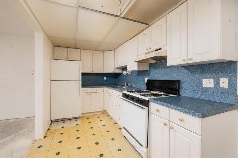 Condo in Saint Petersburg, Florida, 1 bedroom  № 2394217 - photo 10