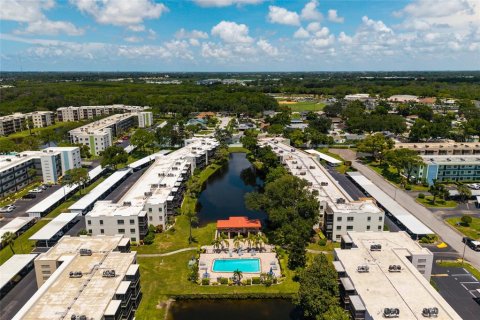 Condo in Saint Petersburg, Florida, 1 bedroom  № 2394217