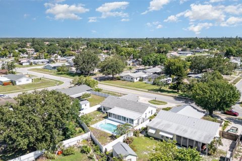 House in Bradenton, Florida 3 bedrooms, 152.08 sq.m. № 1820698 - photo 17