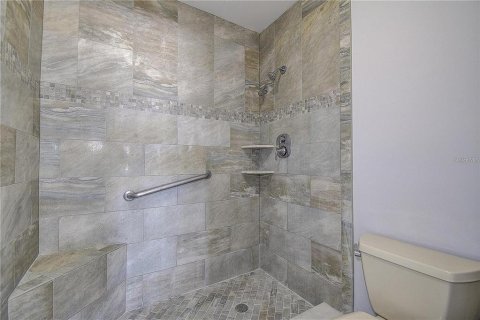 Condo in Belleair Bluffs, Florida, 2 bedrooms  № 2385934 - photo 28