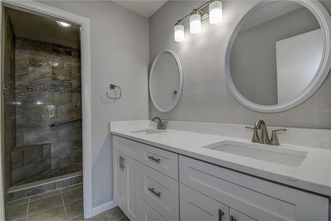 Condo in Belleair Bluffs, Florida, 2 bedrooms  № 2385934 - photo 26