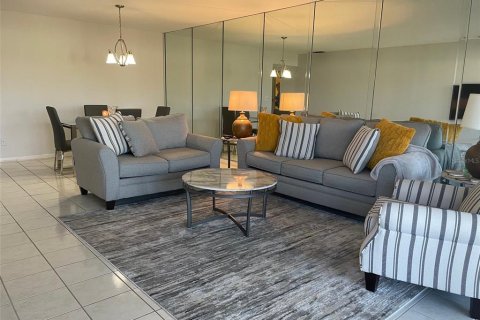 Copropriété à vendre à Largo, Floride: 2 chambres, 113.81 m2 № 1581297 - photo 5
