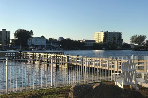 Copropriété à vendre à Largo, Floride: 2 chambres, 113.81 m2 № 1581297 - photo 8