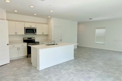 Villa ou maison à louer à Eagle Lake, Floride: 4 chambres, 174.56 m2 № 2116281 - photo 7