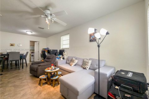 Casa en venta en Miami Springs, Florida, 5 dormitorios, 202.71 m2 № 2006494 - foto 27