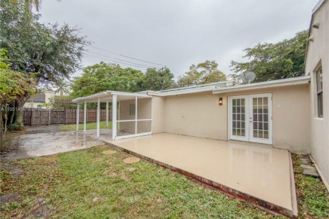 Casa en venta en Miami Springs, Florida, 5 dormitorios, 202.71 m2 № 2006494 - foto 24