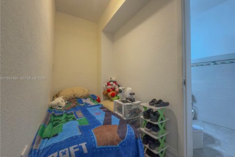 Casa en venta en Miami Springs, Florida, 5 dormitorios, 202.71 m2 № 2006494 - foto 26