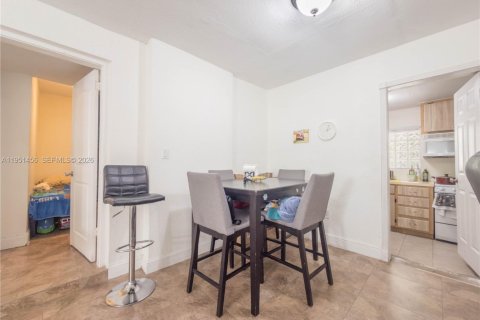 Casa en venta en Miami Springs, Florida, 5 dormitorios, 202.71 m2 № 2006494 - foto 29