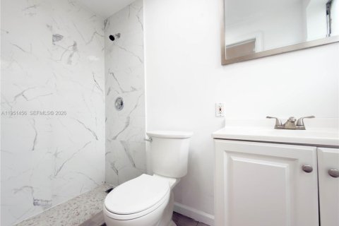 Casa en venta en Miami Springs, Florida, 5 dormitorios, 202.71 m2 № 2006494 - foto 16