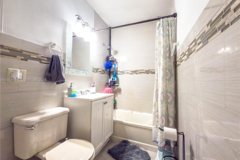 Casa en venta en Miami Springs, Florida, 5 dormitorios, 202.71 m2 № 2006494 - foto 30