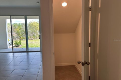 Touwnhouse à louer à Land O' Lakes, Floride: 3 chambres, 155.43 m2 № 2412544 - photo 8