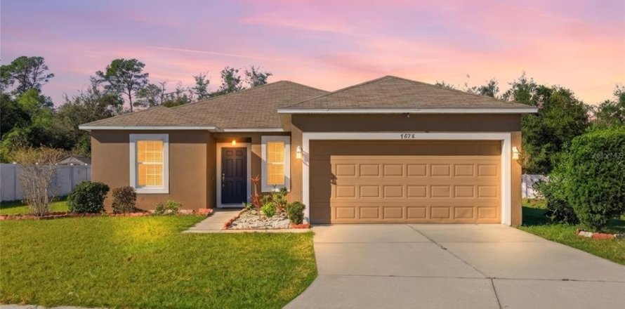House in Orlando, Florida 4 bedrooms, 143.91 sq.m. № 2225083