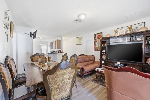 House in Orlando, Florida 4 bedrooms, 143.91 sq.m. № 2225083 - photo 12