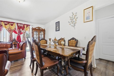 House in Orlando, Florida 4 bedrooms, 143.91 sq.m. № 2225083 - photo 11