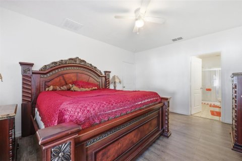 House in Orlando, Florida 4 bedrooms, 143.91 sq.m. № 2225083 - photo 17