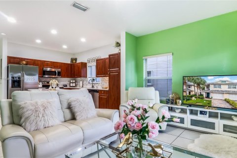 Adosado en venta en Oakland Park, Florida, 3 dormitorios, 139.73 m2 № 1889957 - foto 18