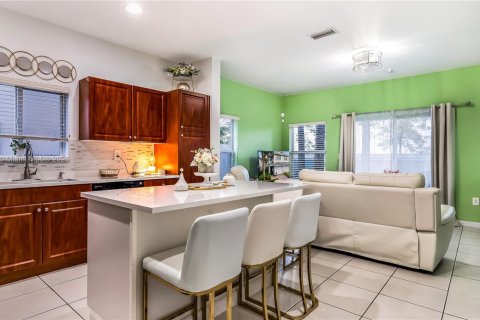 Adosado en venta en Oakland Park, Florida, 3 dormitorios, 139.73 m2 № 1889957 - foto 11