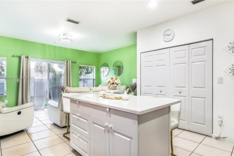 Adosado en venta en Oakland Park, Florida, 3 dormitorios, 139.73 m2 № 1889957 - foto 15