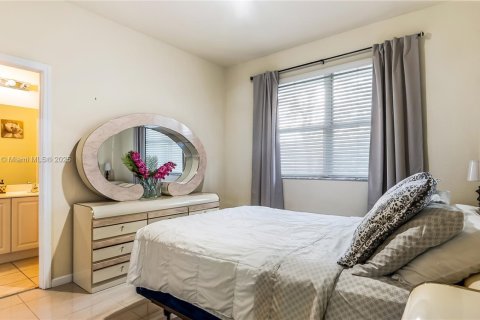Adosado en venta en Oakland Park, Florida, 3 dormitorios, 139.73 m2 № 1889957 - foto 23