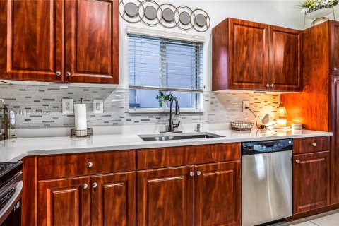 Adosado en venta en Oakland Park, Florida, 3 dormitorios, 139.73 m2 № 1889957 - foto 14