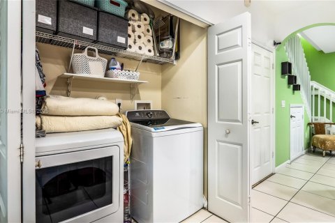 Adosado en venta en Oakland Park, Florida, 3 dormitorios, 139.73 m2 № 1889957 - foto 21