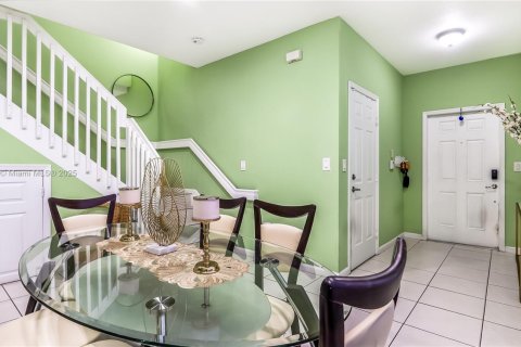 Adosado en venta en Oakland Park, Florida, 3 dormitorios, 139.73 m2 № 1889957 - foto 9