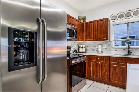 Adosado en venta en Oakland Park, Florida, 3 dormitorios, 139.73 m2 № 1889957 - foto 13