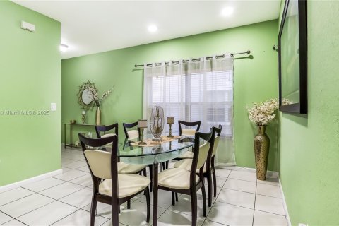 Adosado en venta en Oakland Park, Florida, 3 dormitorios, 139.73 m2 № 1889957 - foto 10