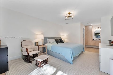 House in Miami, Florida 2 bedrooms, 119.84 sq.m. № 1994912 - photo 8