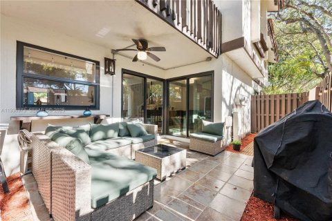 House in Miami, Florida 2 bedrooms, 119.84 sq.m. № 1994912 - photo 21