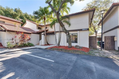 House in Miami, Florida 2 bedrooms, 119.84 sq.m. № 1994912 - photo 26