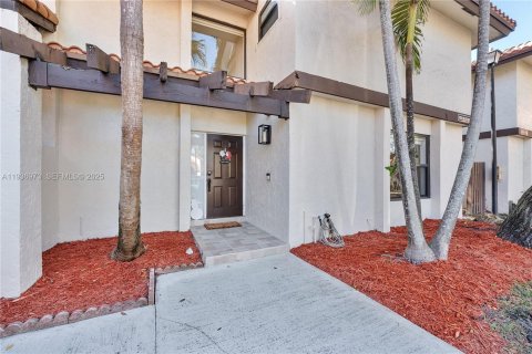 House in Miami, Florida 2 bedrooms, 119.84 sq.m. № 1994912 - photo 25