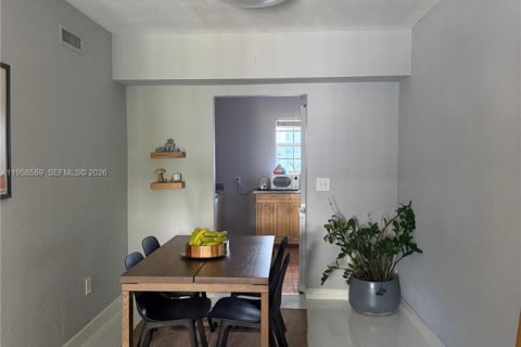 Appartement à louer à Bay Harbor Islands, Floride: 2 chambres, 103.4 m2 № 2017501 - photo 12