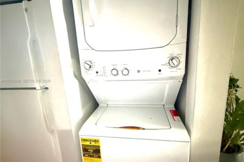 Appartement à louer à Bay Harbor Islands, Floride: 2 chambres, 103.4 m2 № 2017501 - photo 14