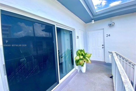 Appartement à louer à Bay Harbor Islands, Floride: 2 chambres, 103.4 m2 № 2017501 - photo 3