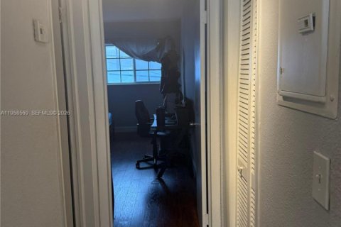 Appartement à louer à Bay Harbor Islands, Floride: 2 chambres, 103.4 m2 № 2017501 - photo 17