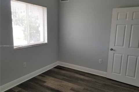 Condominio en venta en Miami, Florida, 2 dormitorios, 65.03 m2 № 1942402 - foto 19