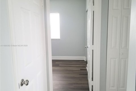 Condominio en venta en Miami, Florida, 2 dormitorios, 65.03 m2 № 1942402 - foto 13