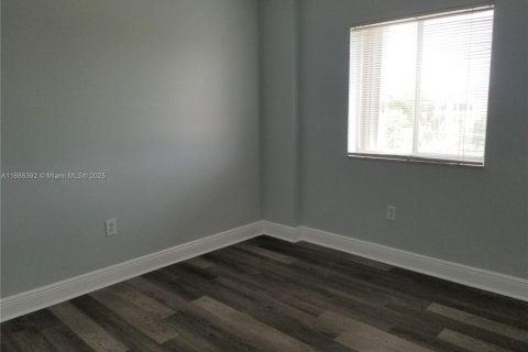 Condominio en venta en Miami, Florida, 2 dormitorios, 65.03 m2 № 1942402 - foto 15