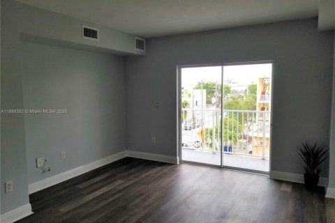 Condominio en venta en Miami, Florida, 2 dormitorios, 65.03 m2 № 1942402 - foto 6