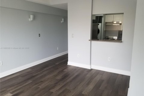 Condominio en venta en Miami, Florida, 2 dormitorios, 65.03 m2 № 1942402 - foto 2
