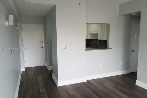 Condominio en venta en Miami, Florida, 2 dormitorios, 65.03 m2 № 1942402 - foto 4