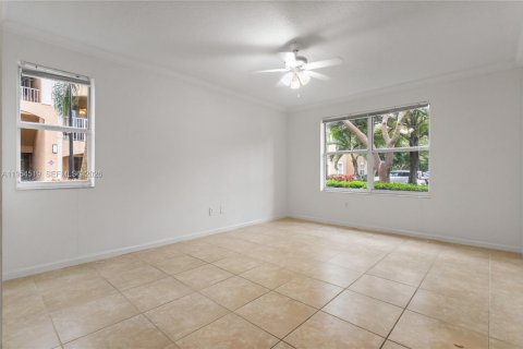 Condo in Coconut Creek, Florida, 2 bedrooms  № 2008359 - photo 9