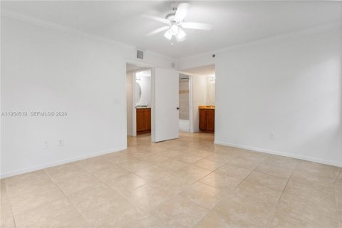 Condo in Coconut Creek, Florida, 2 bedrooms  № 2008359 - photo 10