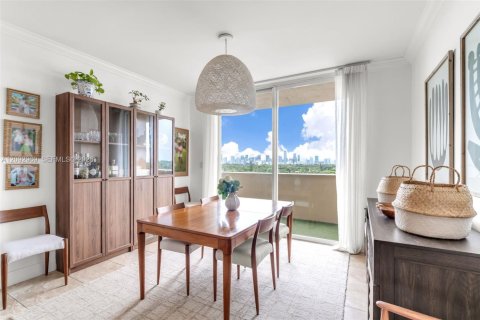 Copropriété à vendre à Miami, Floride: 2 chambres, 120.4 m2 № 2378478 - photo 6