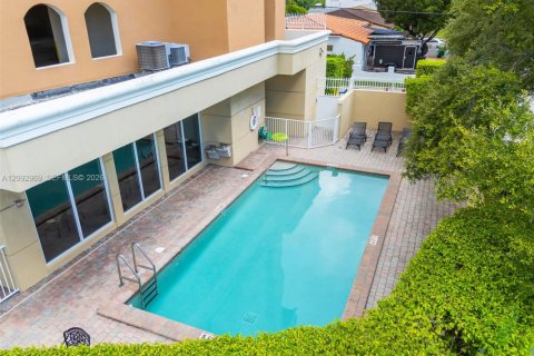 Copropriété à vendre à Miami, Floride: 2 chambres, 120.4 m2 № 2378478 - photo 25