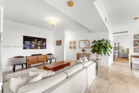 Copropriété à vendre à Miami, Floride: 2 chambres, 120.4 m2 № 2378478 - photo 5