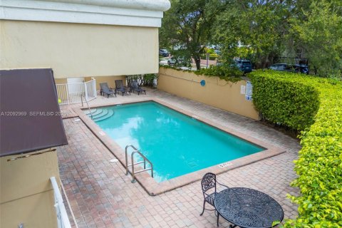 Copropriété à vendre à Miami, Floride: 2 chambres, 120.4 m2 № 2378478 - photo 26