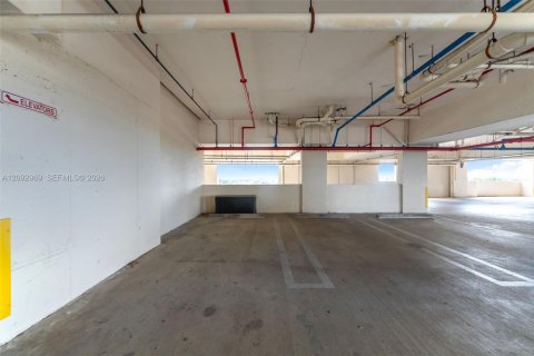 Copropriété à vendre à Miami, Floride: 2 chambres, 120.4 m2 № 2378478 - photo 28